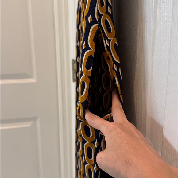 Boden Thea Short Sleeve Jersey Dress in Ochre Chain Size 4 - Picture 6 of 10